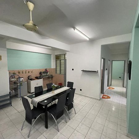 Blissful Breeze 4 Rooms & Netflix By Ezyroom Melaka Айер Керо Екстериор снимка