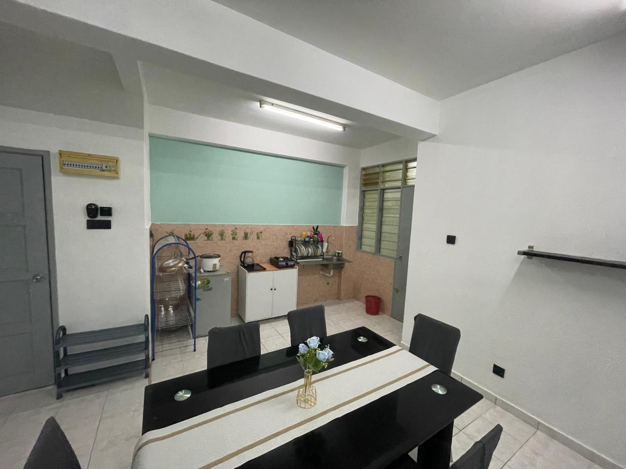 Blissful Breeze 4 Rooms & Netflix By Ezyroom Melaka Айер Керо Екстериор снимка