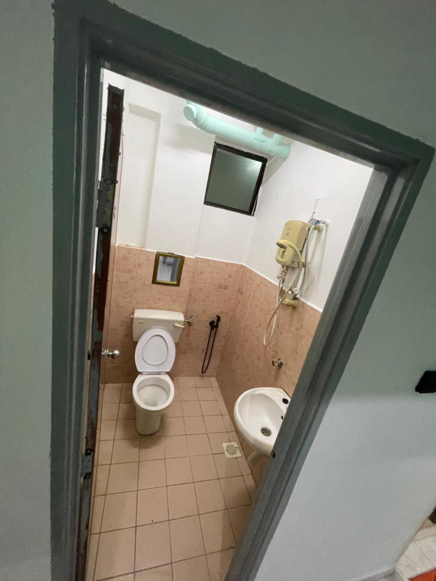 Blissful Breeze 4 Rooms & Netflix By Ezyroom Melaka Айер Керо Екстериор снимка